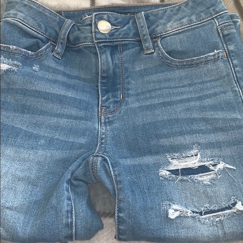 Ripped jeans !